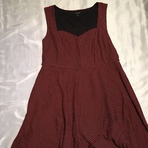 Sweetheart polka dot dress.